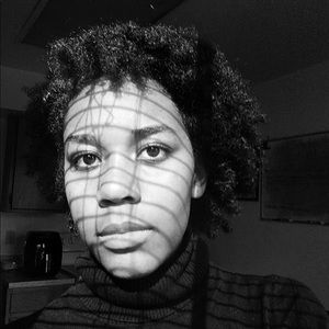 Meet your Posher, Alexis